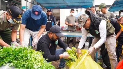 Peringati HPSN 2026, Wakil Walikota Batu Pimpin Kerja Bhakti dan Tanam Pohon di Pasar Induk Among Tani