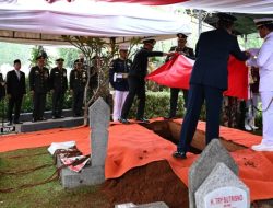 Presiden Prabowo Pimpin Upacara Pemakaman Try Sutrisno
