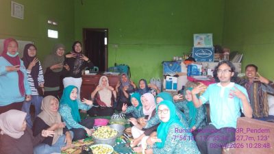 Penuhi Kebutuhan Rumah Kompos, TPS3R Dusun Caru Desa Pendem Adakan Pembuatan Eco Enzyme