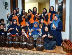 Untuk Keberlanjutan Pengelolaan Sampah Organik, Panen Eco Enzyme Dilanjutkan Dengan Pembuatan Kembali