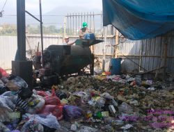 Dengan Mencampur Daun Kering Di Rumah Kompos TPS3R Kelurahan Sisir, Bau Tak Sedap Berkurang