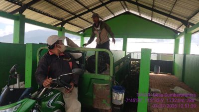 Pekerja TPS3R Desa Sumberbrantas, Berharap Kehadiran Mahasiswa KKN Membawa Perubahan Warga Dalam Mengelola Sampahnya